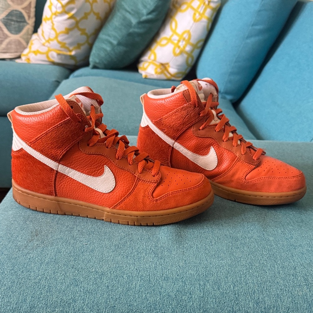 Nike Dunk High Premium Orange Sneakers Men’s 9 (317892-811)